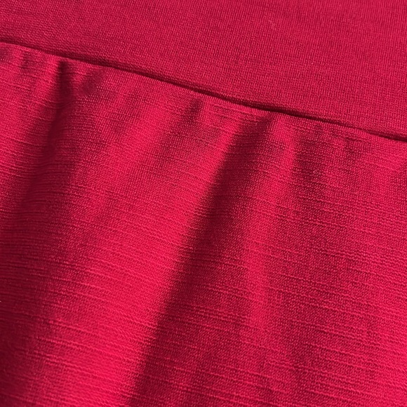 NWOT Pinup-style pencil skirt - Picture 2 of 3